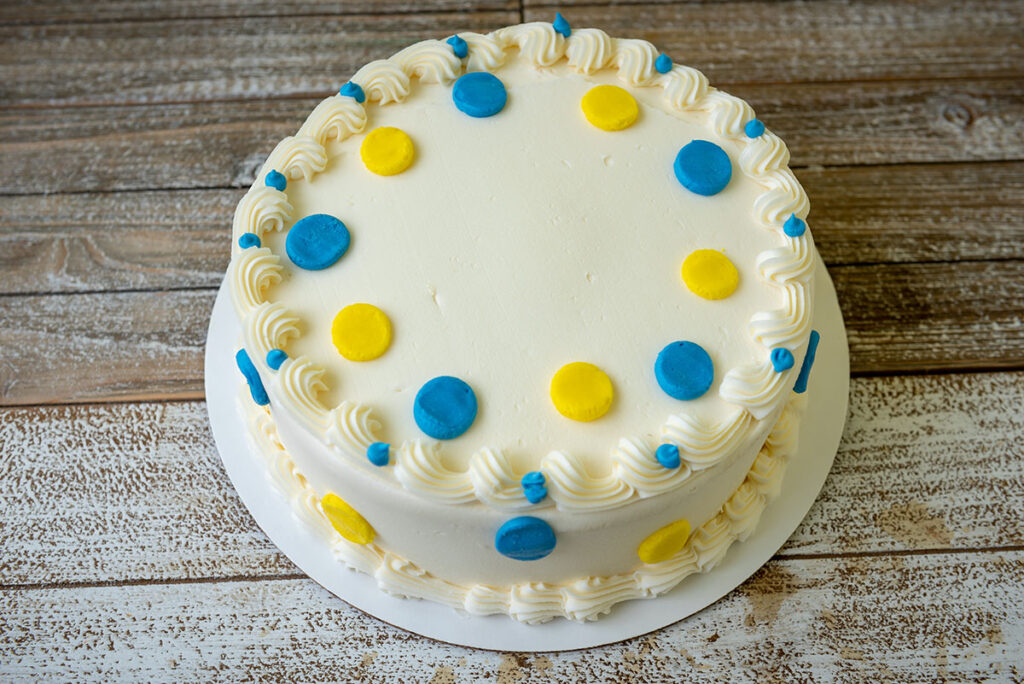 White Dots Round Cake