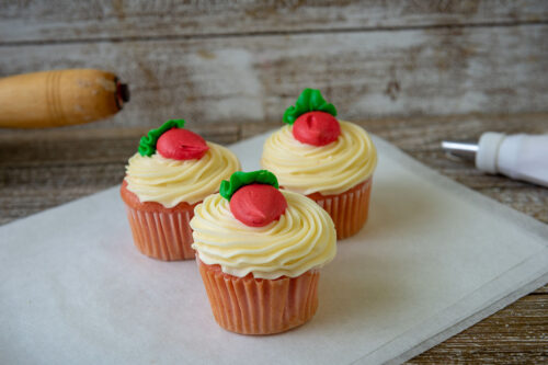 Strawberry Cupcake with Cream Cheese Icing